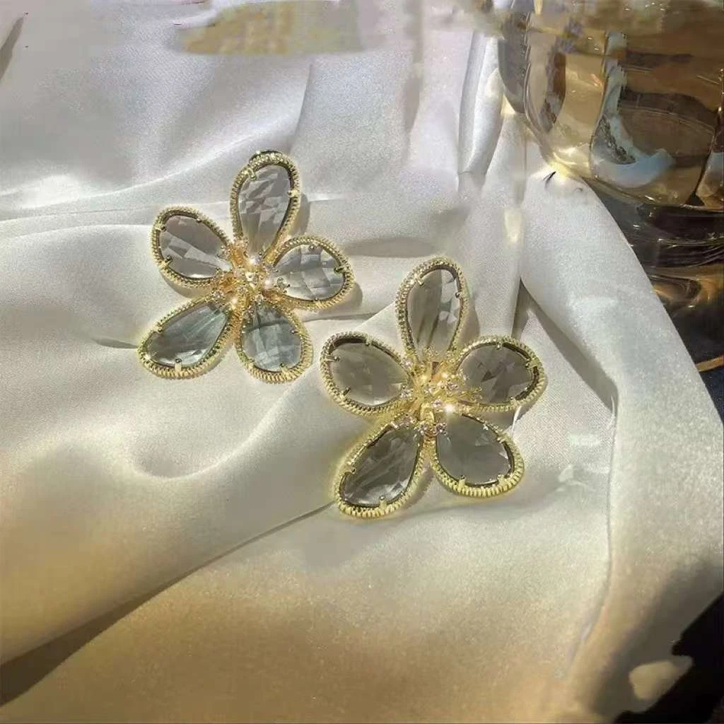 铜合金耳饰 【528】手工重工花瓣耳环花朵耳钉新款潮花气质高级耳饰