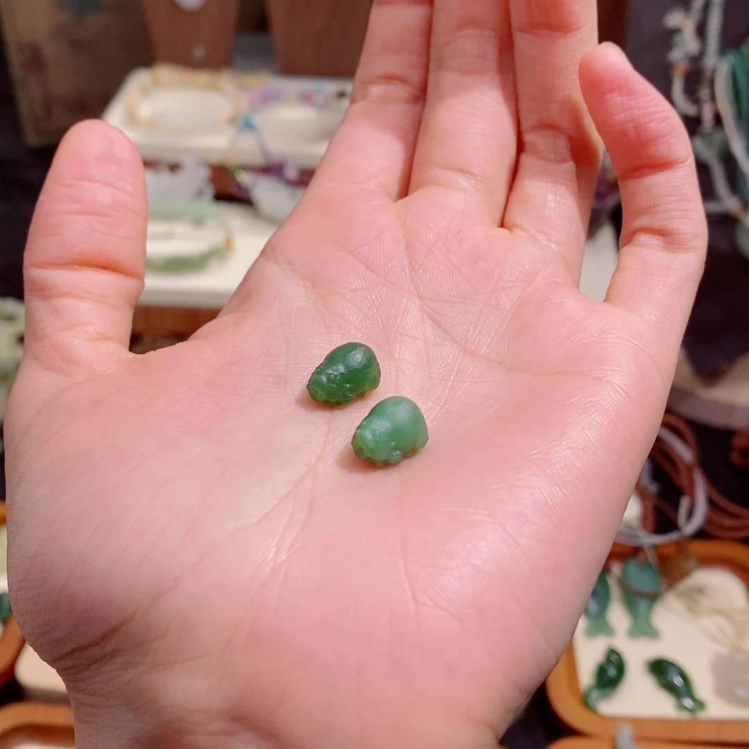 懒***）和田玉未镶嵌颈饰