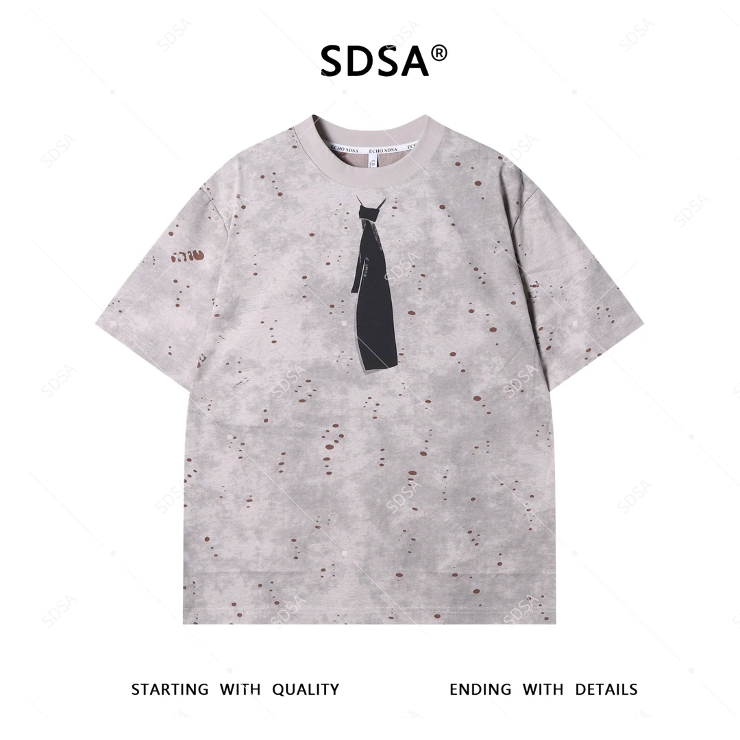 SDSA夏季新款男士痞帅潮牌撞色割破领带印花设计圆领短袖T恤时尚