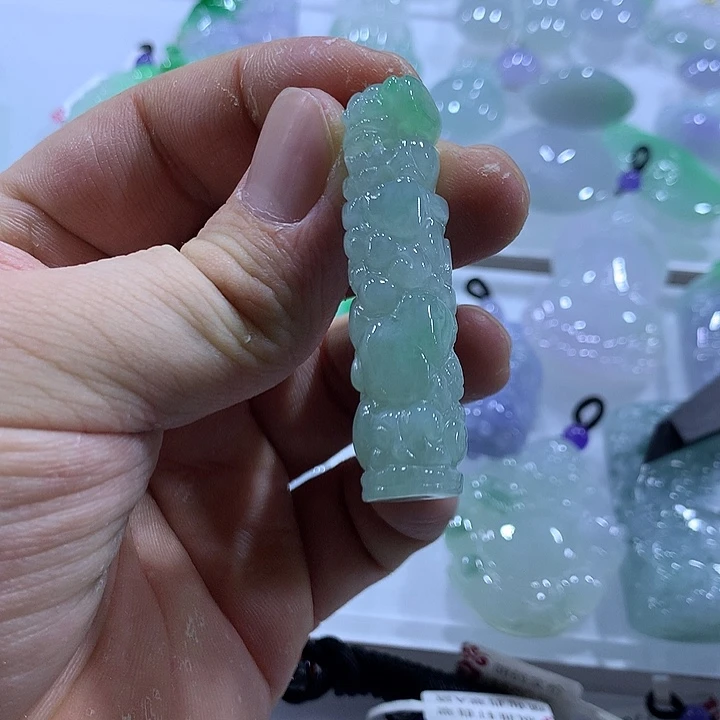 翡翠未镶嵌颈饰天然翡翠A货吊坠