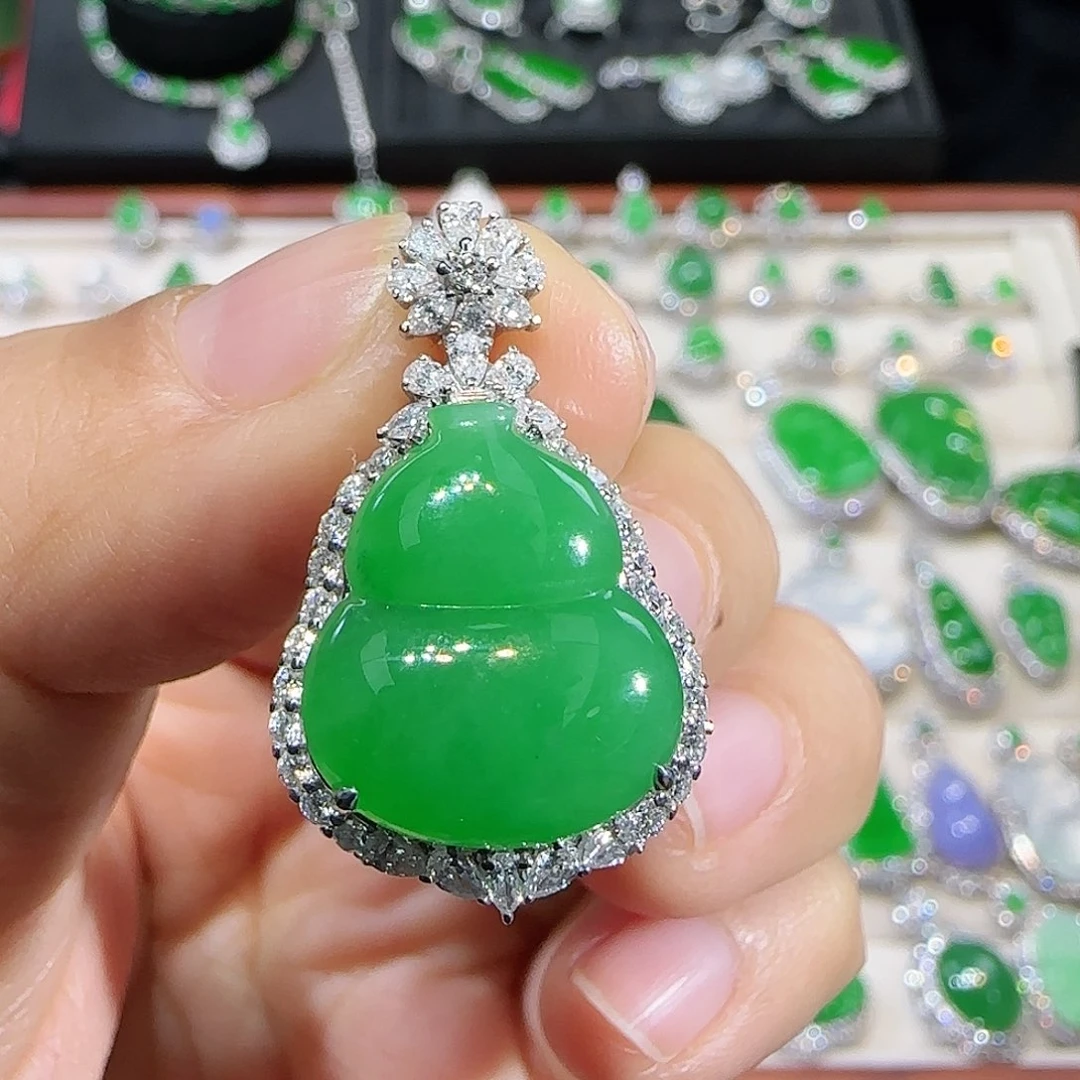 翡翠吊坠(不含链)18K金镶嵌杳***远