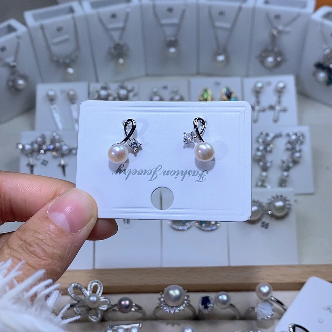 淡水珍珠未镶嵌耳饰