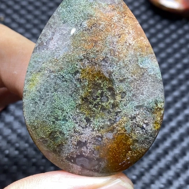 玛瑙/玉髓颈饰未镶嵌燹*