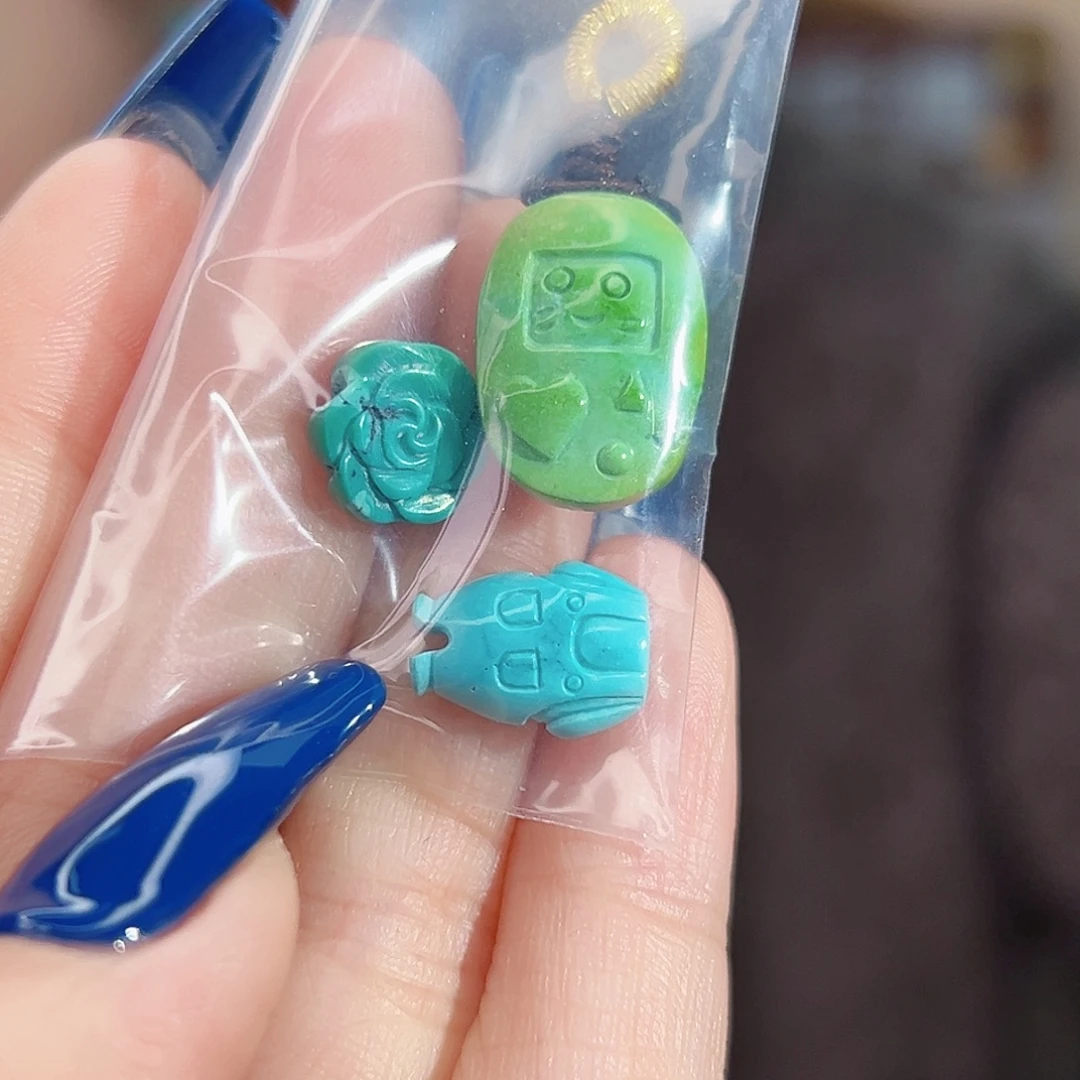 绿松石未镶嵌珠宝奇石