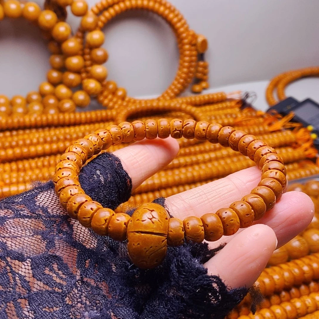 吊坠桃核5乘8核片微瑕疵28