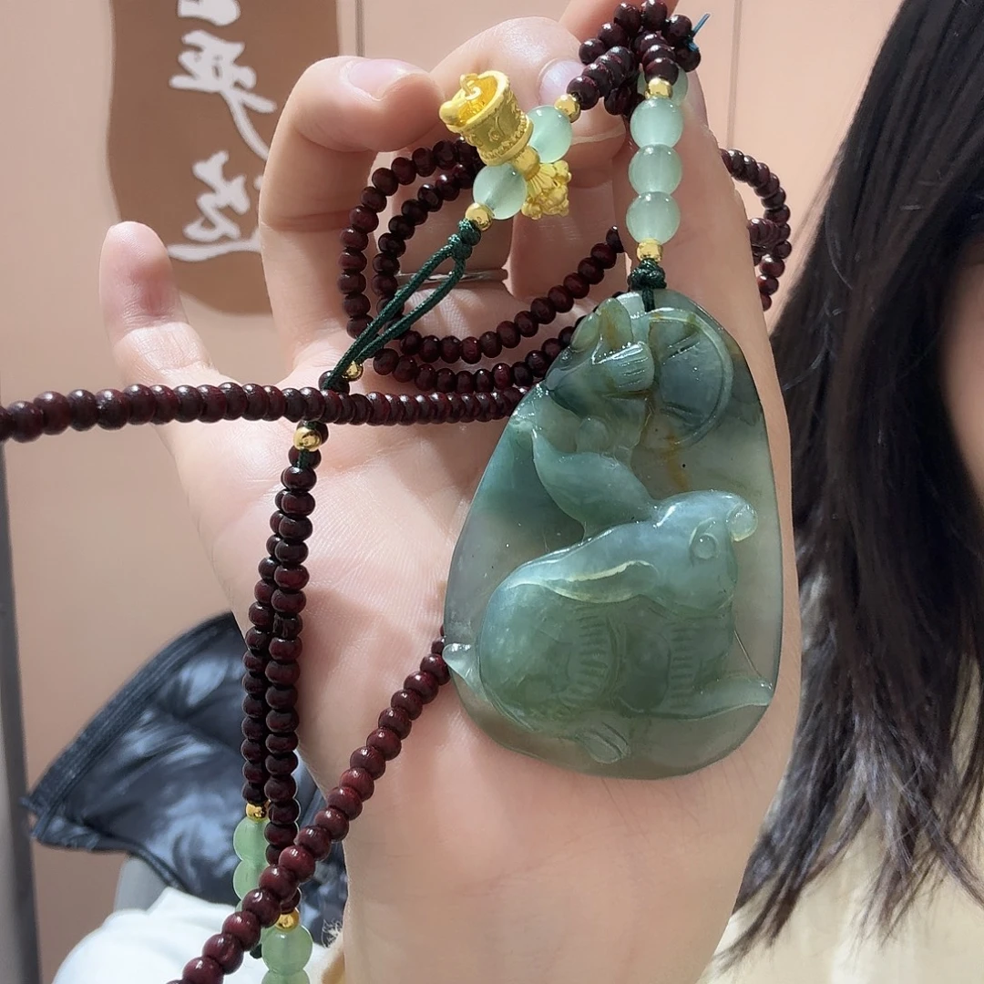 蛇纹石玉未镶嵌颈饰