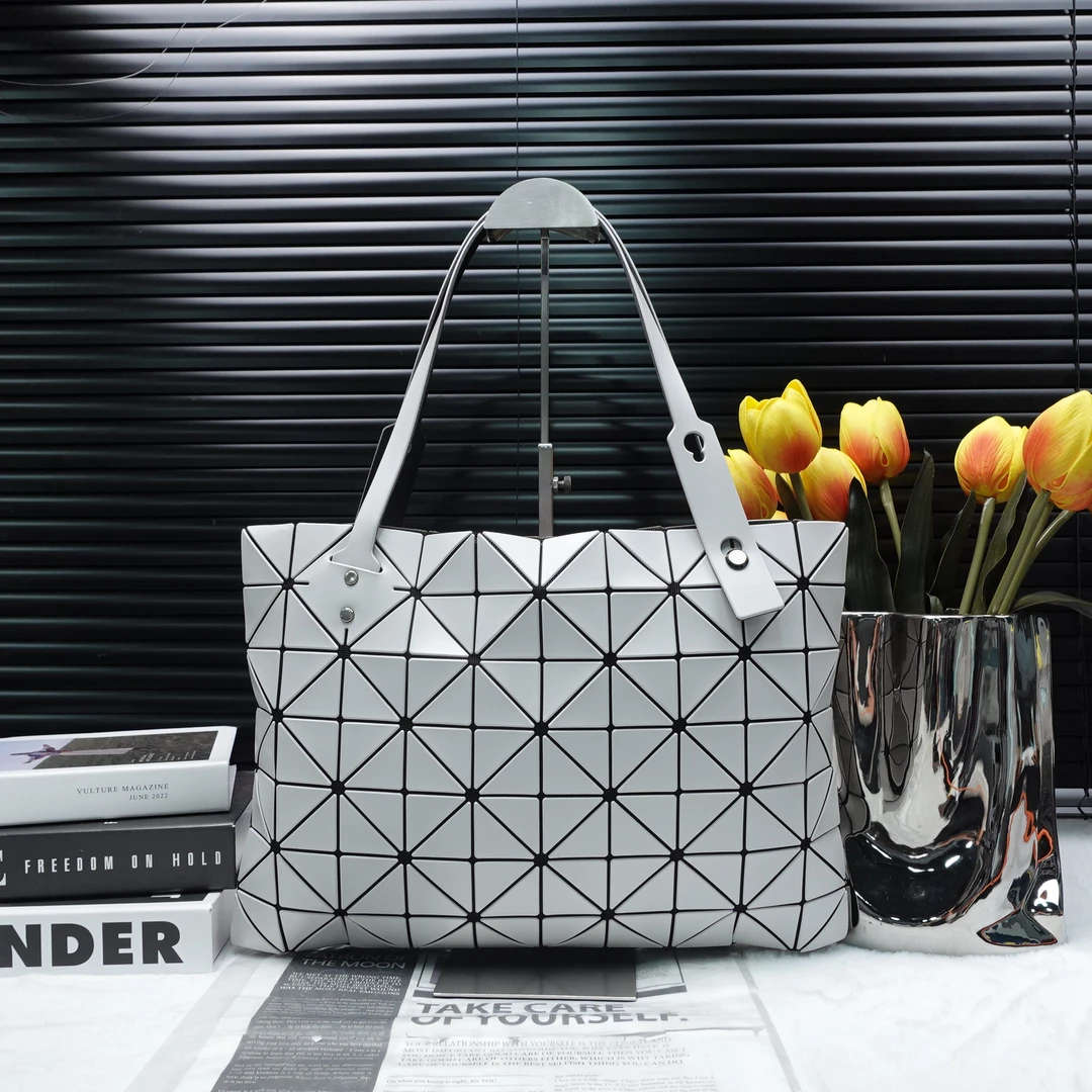 95新 Issey Miyake/三宅一生 手提包/T20165462