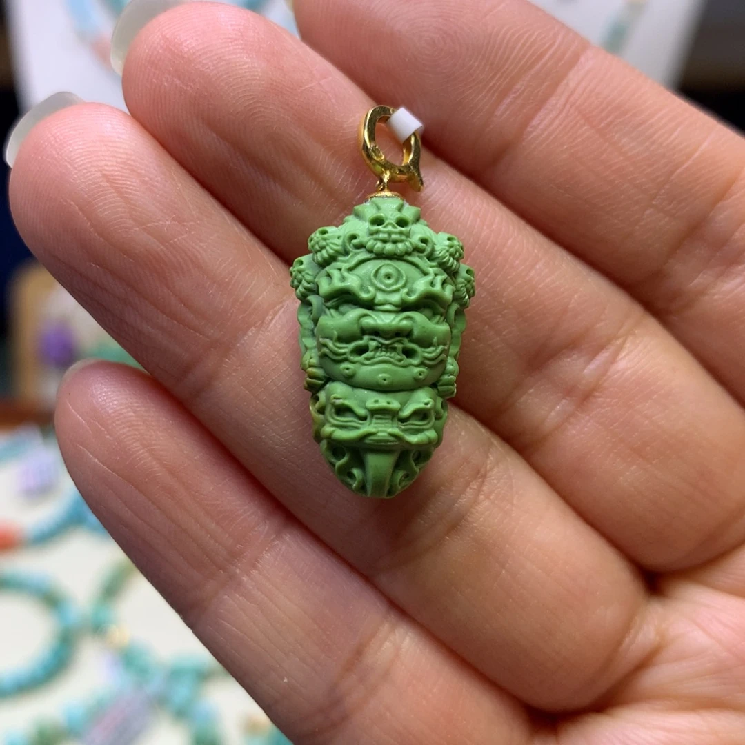 绿松石18K金镶嵌吊坠