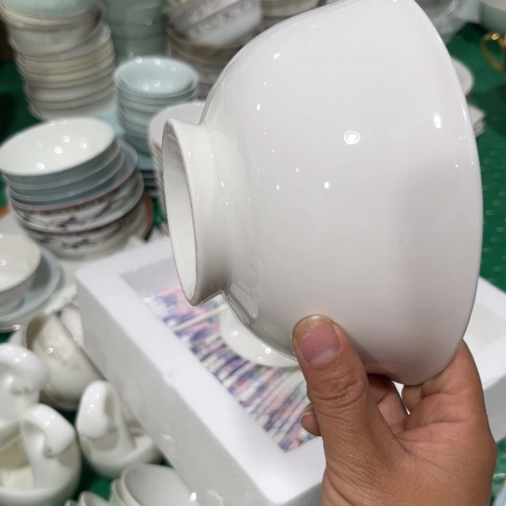 瓷片白色六寸面碗四个微瑕