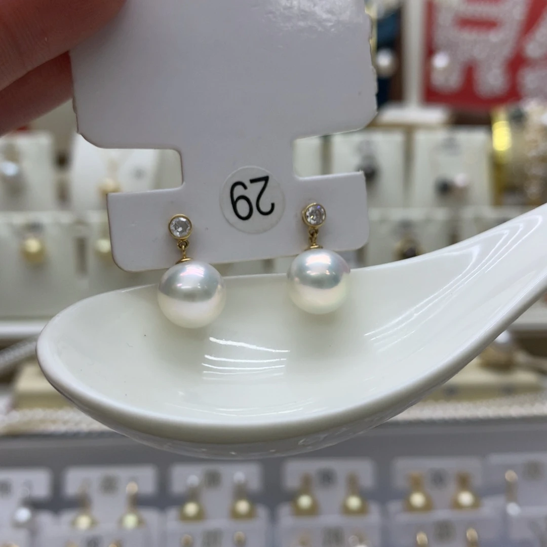 耳饰18K金镶嵌淡水珍珠