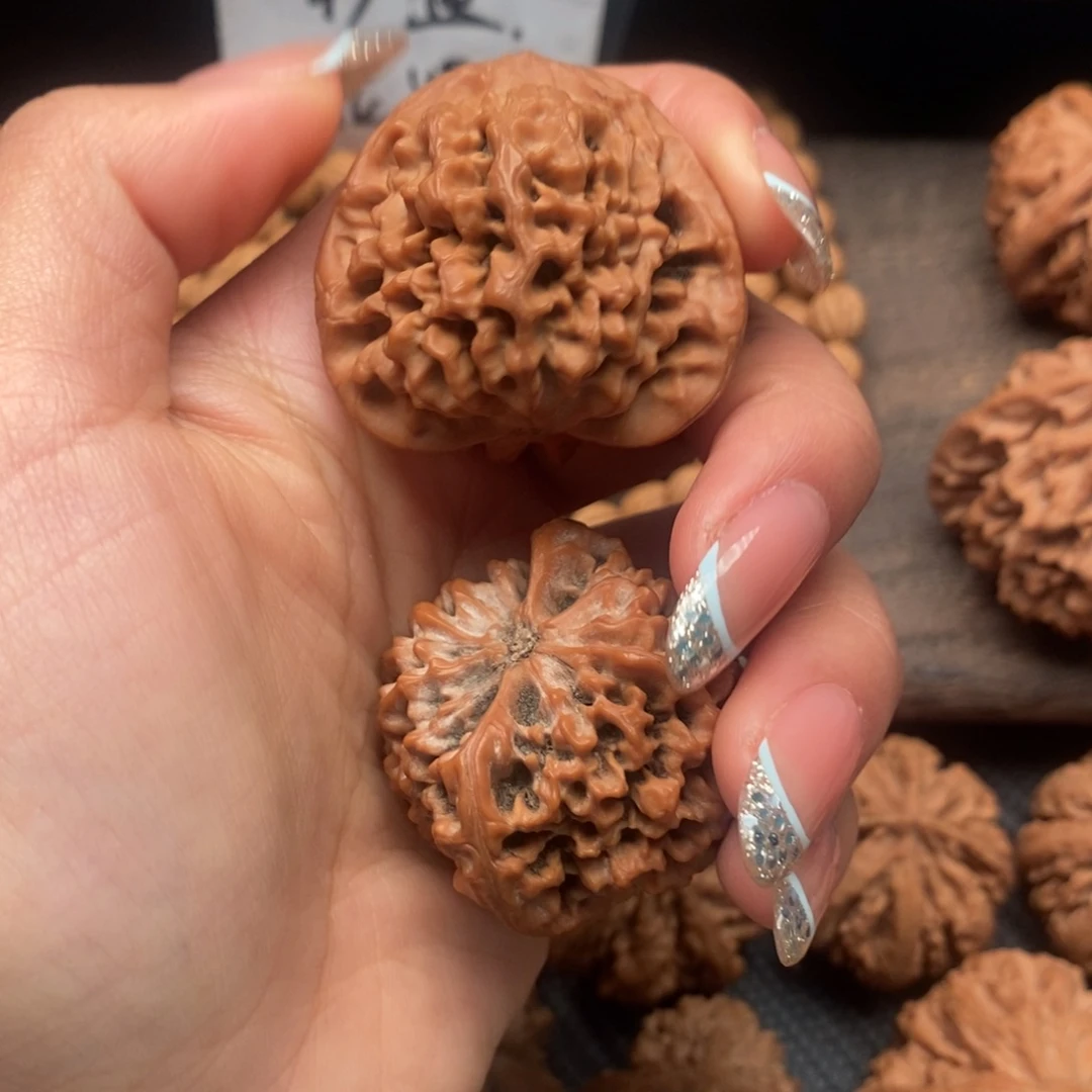 恶***手核桃秦岭野生核桃秦闷油水尖