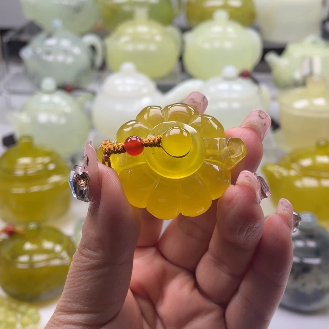 蛇纹石玉未镶嵌壶