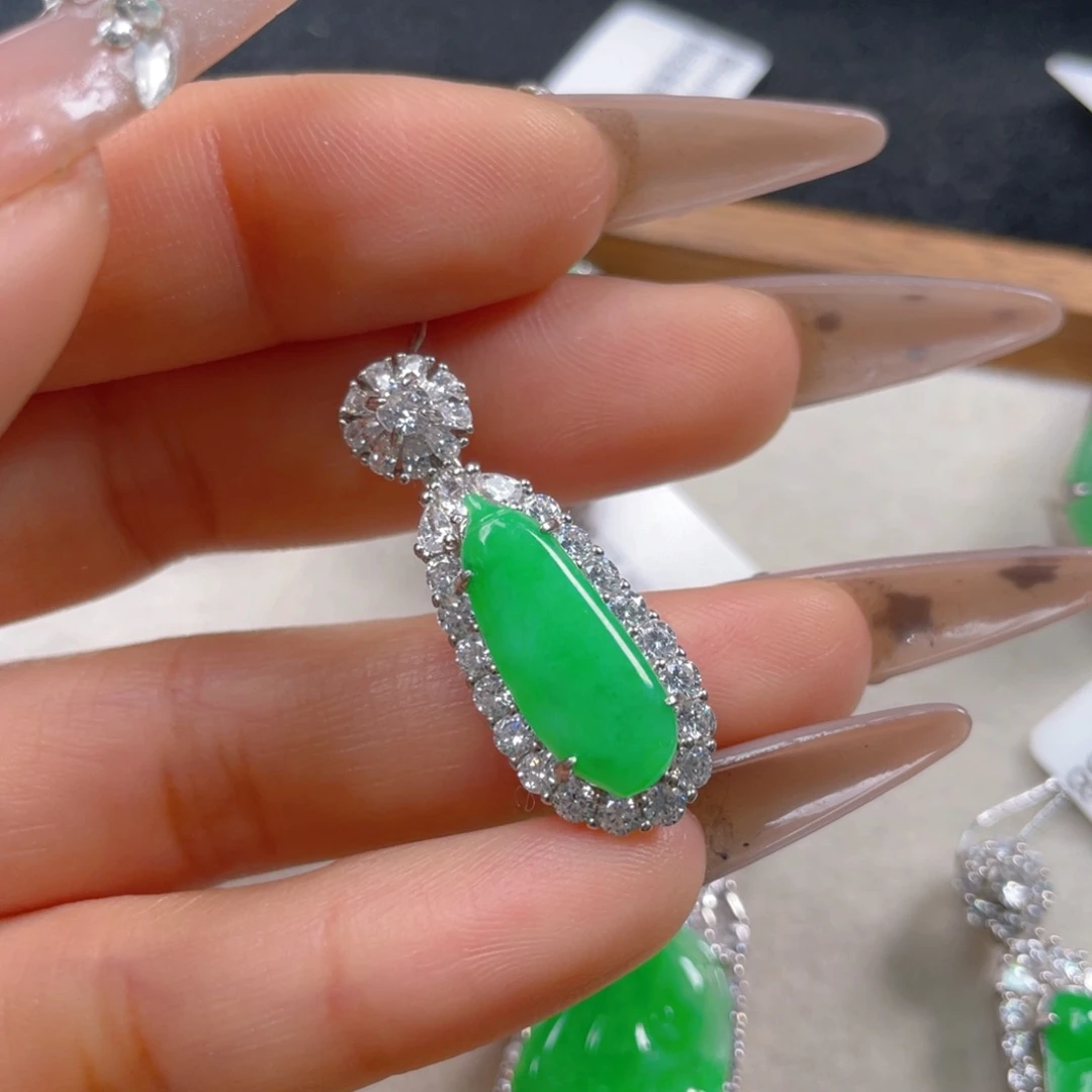 翡翠颈饰银S925镶嵌翡翠