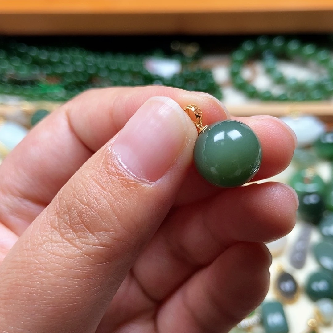 和田玉18K金镶嵌吊坠(不含链)