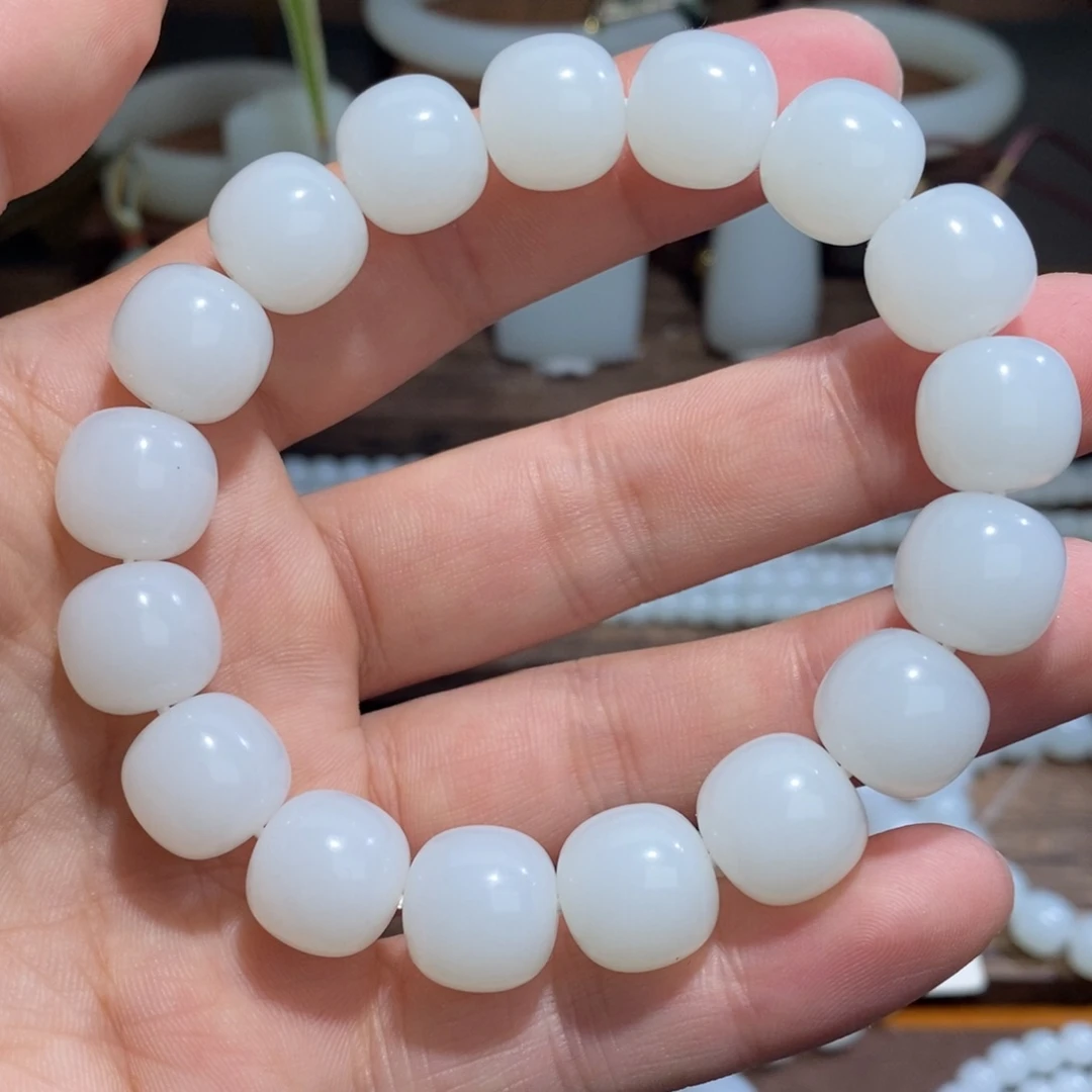 更***天和田玉（糖玉）未镶嵌手链