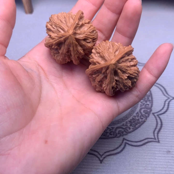 文玩核桃把件三棱