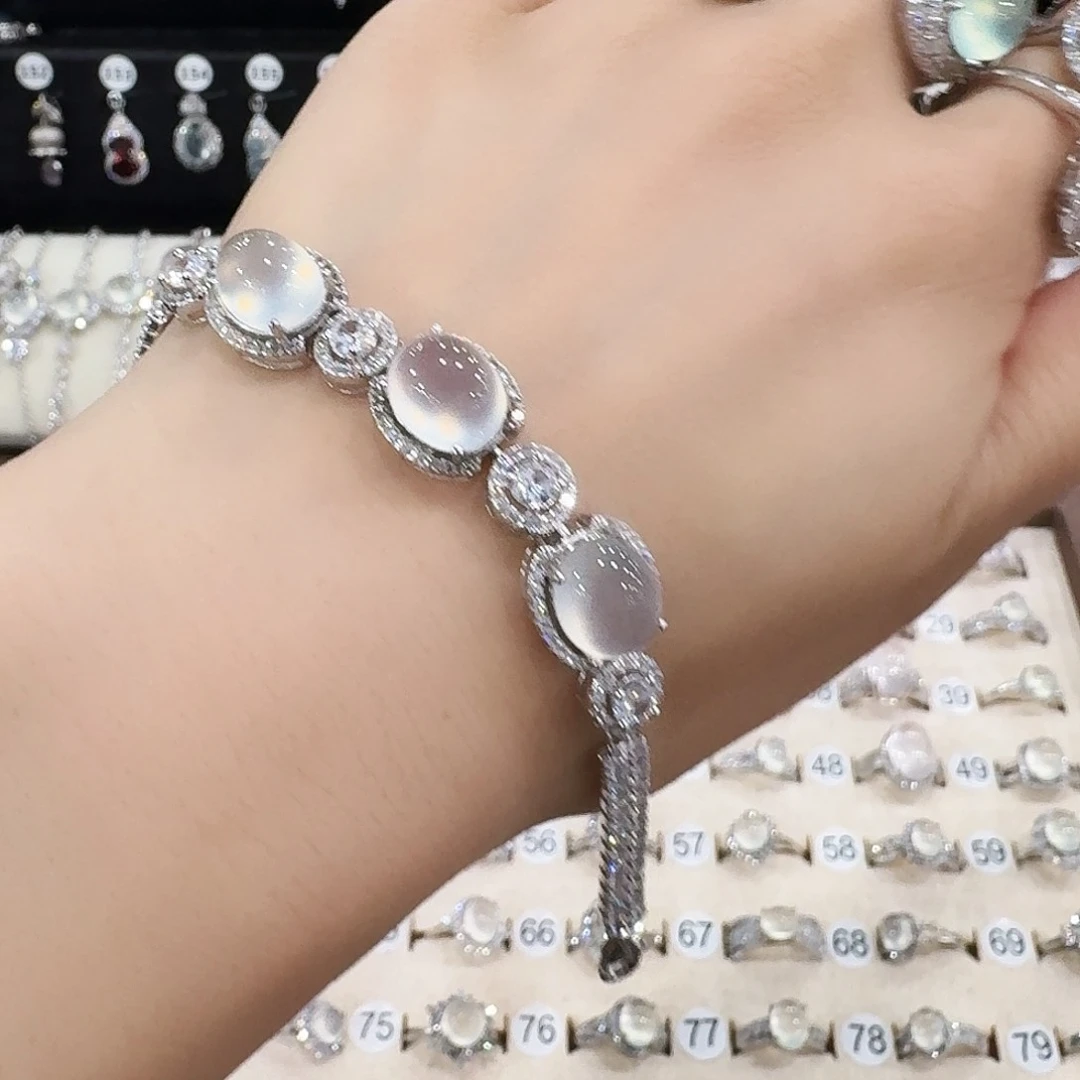 银S925镶嵌蛇纹石玉手链吃****？