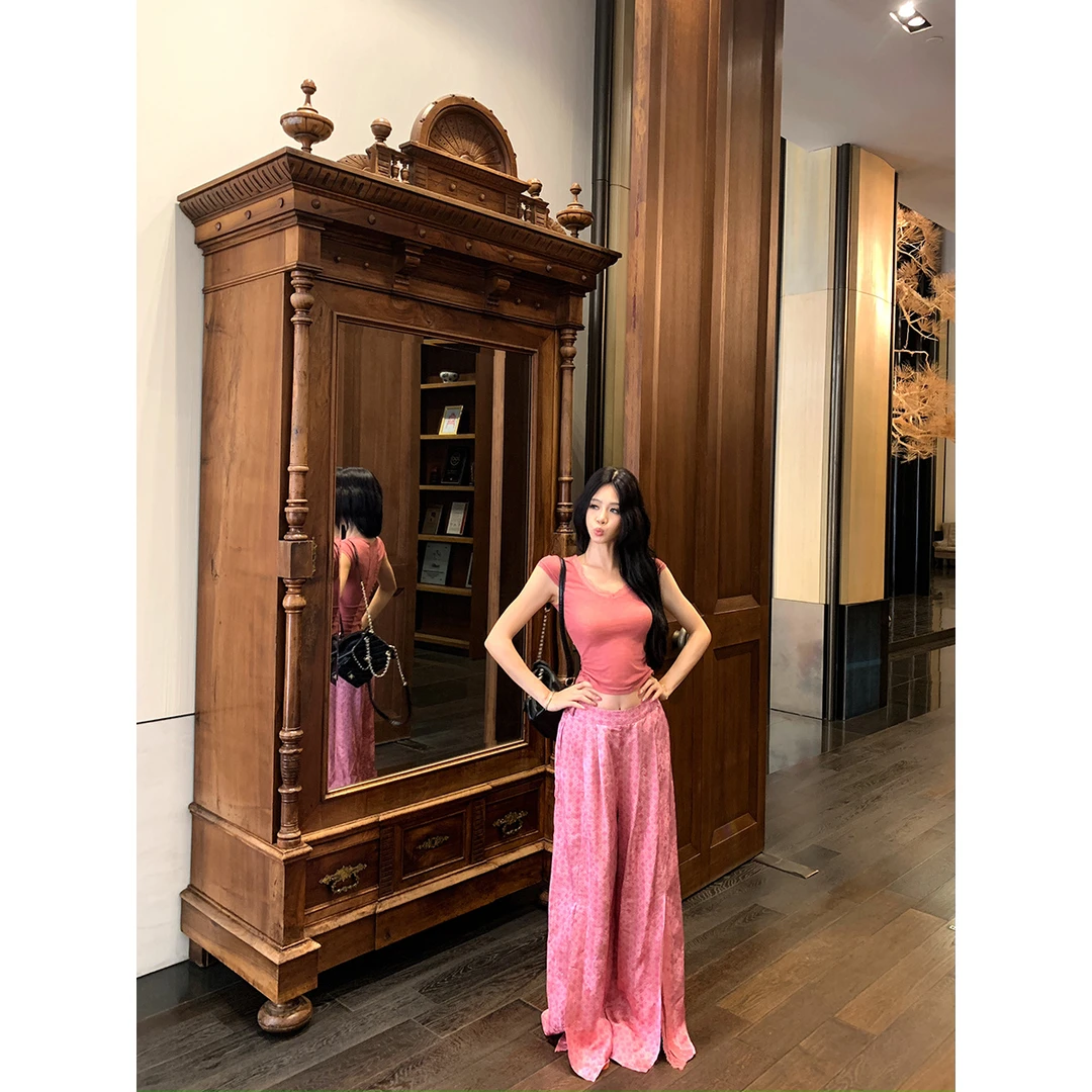 V领蕾丝拼接修身显瘦短袖T恤套装女小众设计感开叉休闲长裤两件套