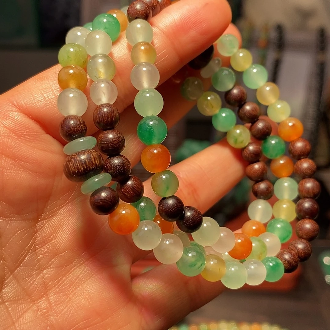 石英质玉（非洲翠）未镶嵌串