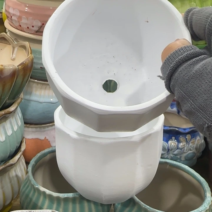 凑9块包邮，有孔，陶瓷花盆