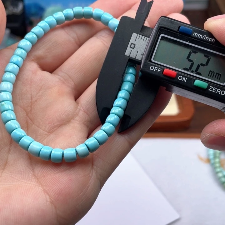 绿松石颈饰未镶嵌