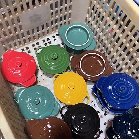 微瑕，不能明火，口径8，高度4默认发2套炖盅针孔拖釉