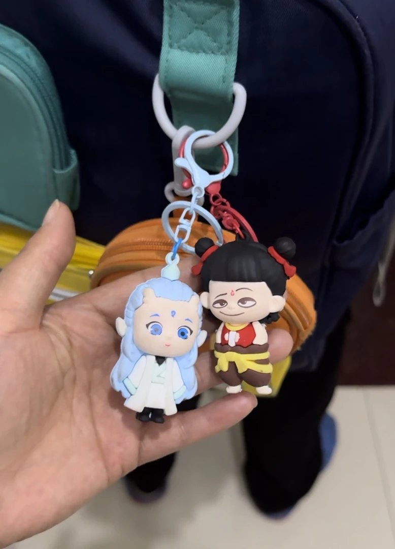 可爱哪吒敖丙立体公仔书包挂件钥匙扣卡通饰品趣味解压创意玩具