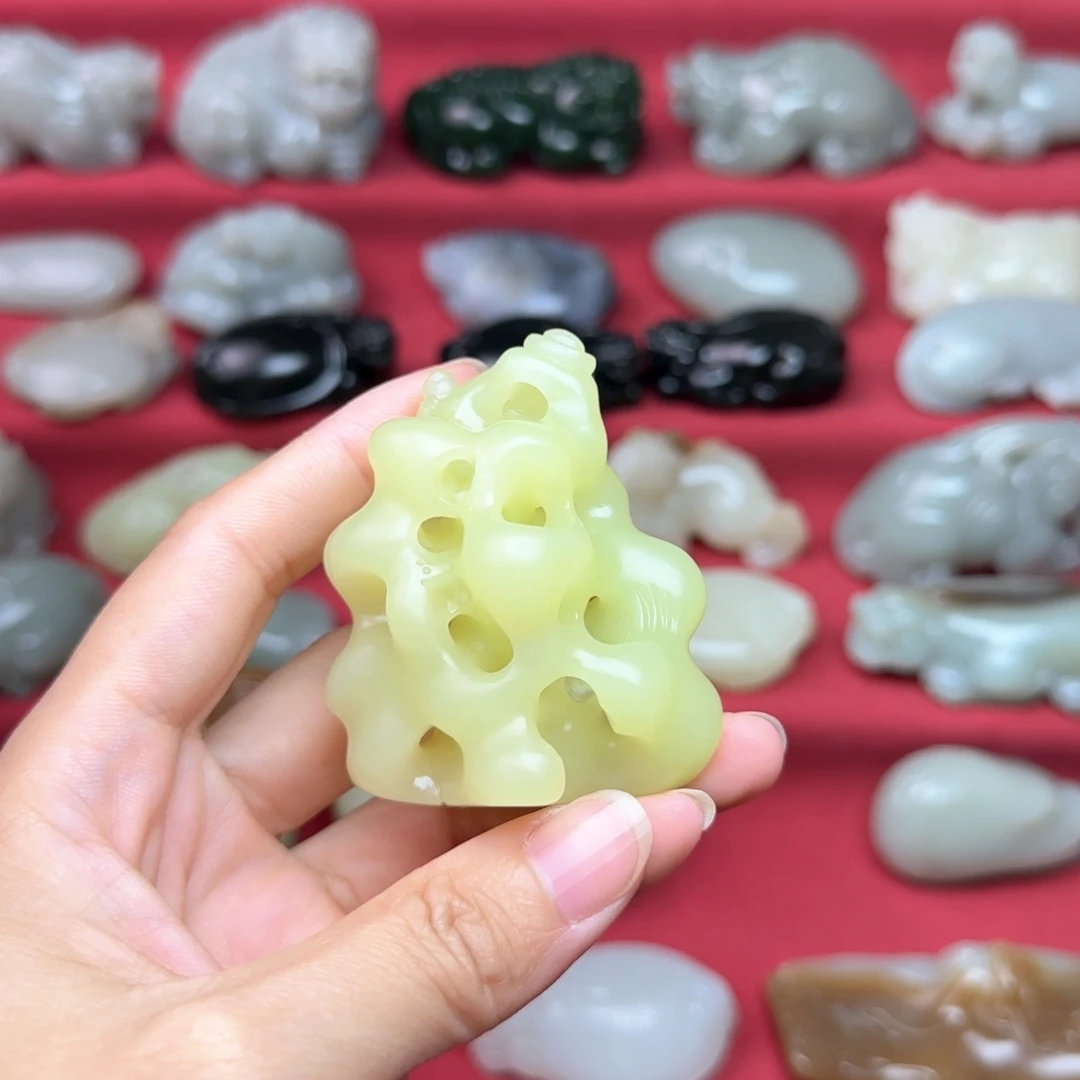 未镶嵌和田玉（糖玉）把件
