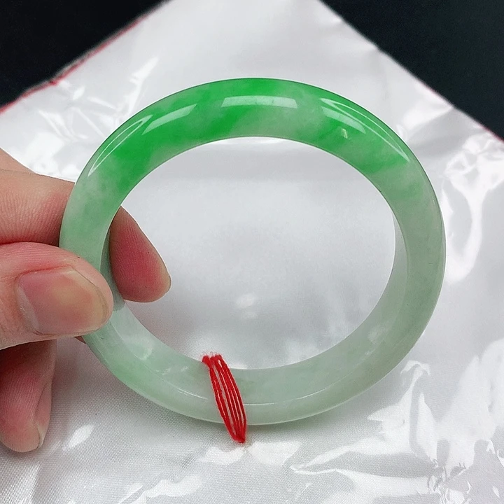 翡翠手镯未镶嵌圈56。3403