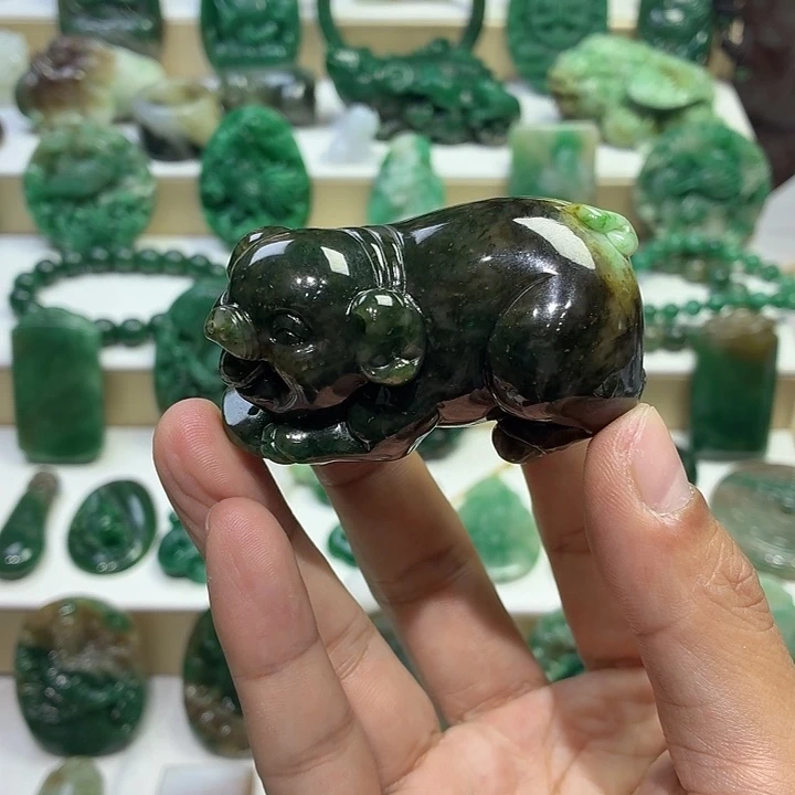 独山玉未镶嵌把件发财猪