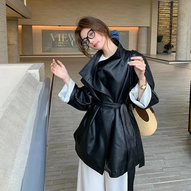 高级感黑色设计百搭长袖皮衣外套女酷飒风气质收腰中长款风衣夹克