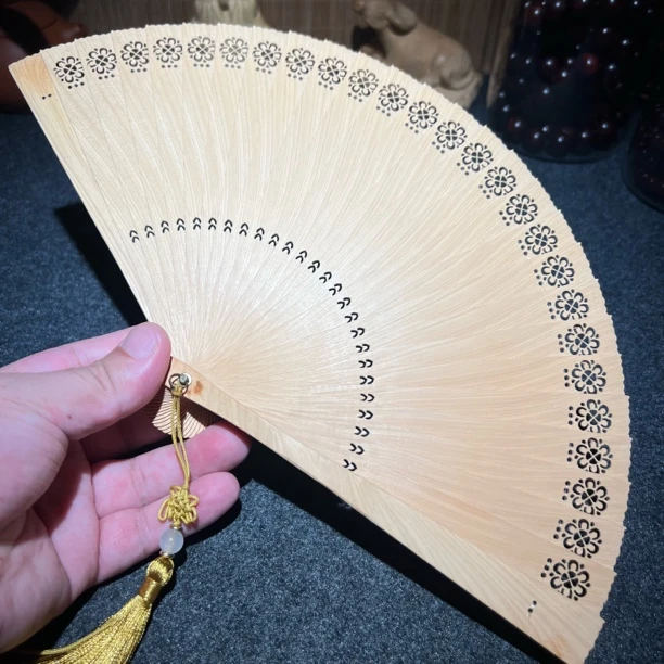 崖柏雪花扇味道超好 冰凉一夏 可放包里携带方便 长18公分