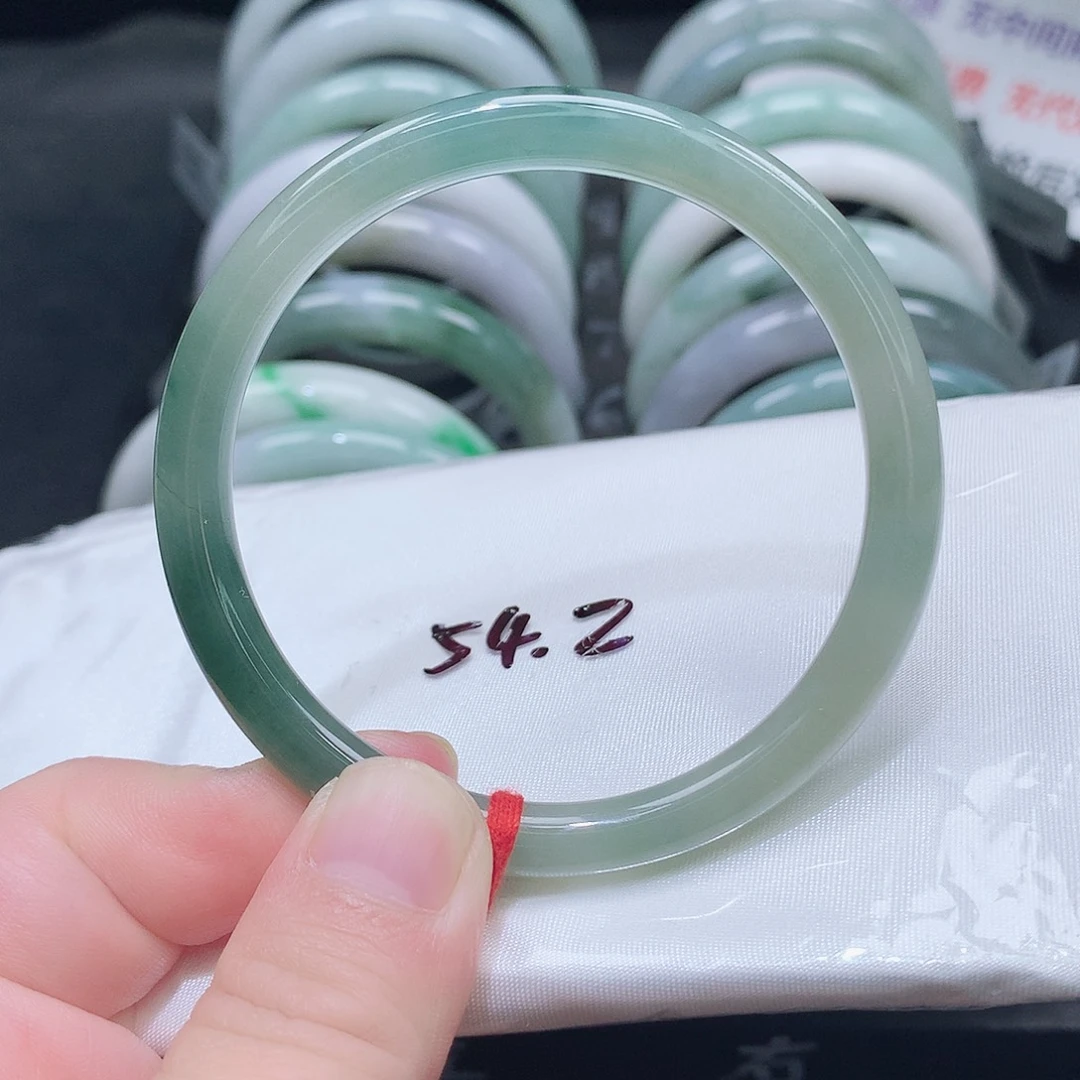 翡翠未镶嵌手镯130