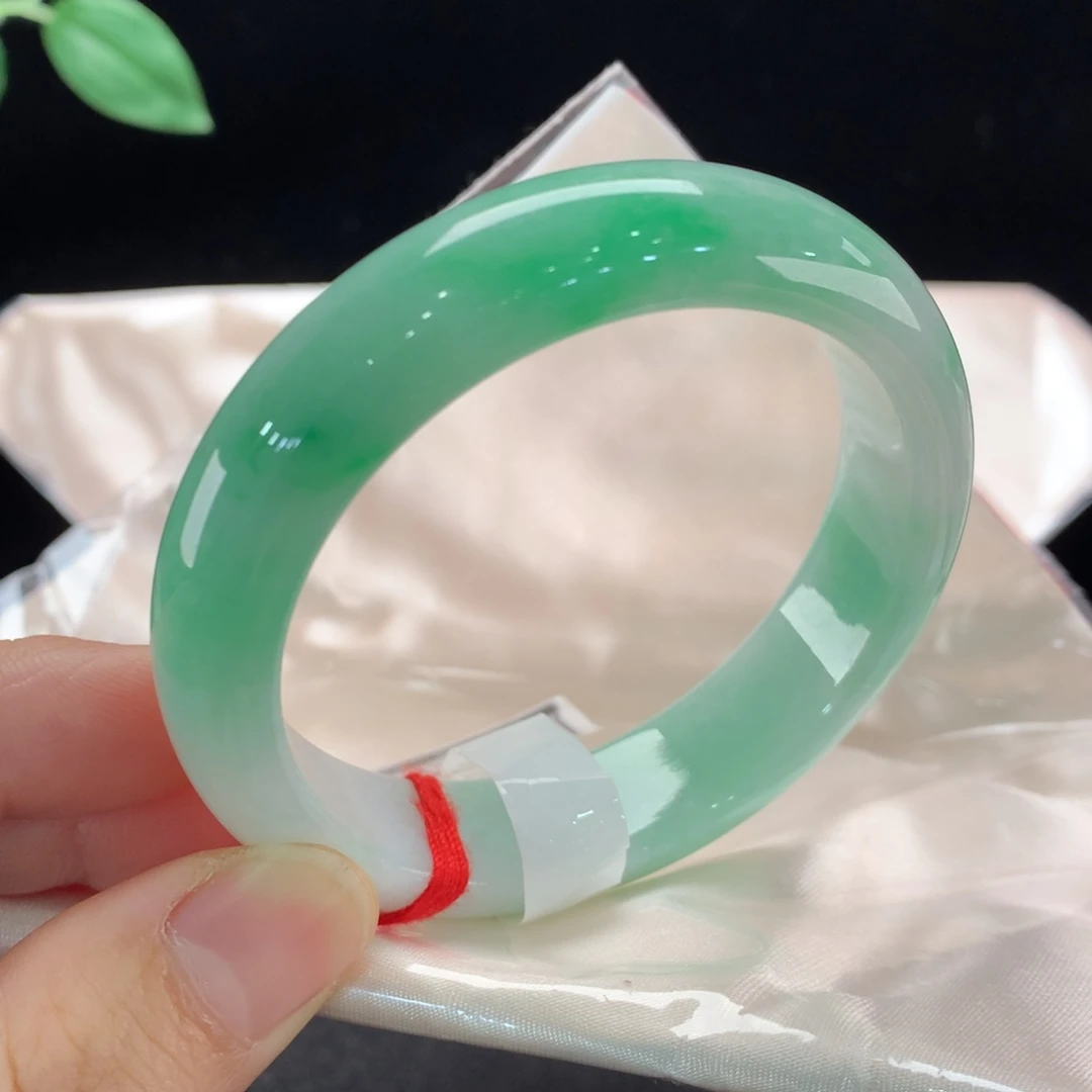 翡翠未镶嵌手镯1013