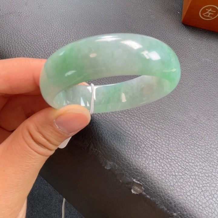 翡翠未镶嵌手镯（贵妃镯）缅甸翡翠