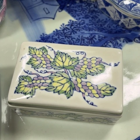 瓷片瓷片瑕疵不退不换，介意不拍