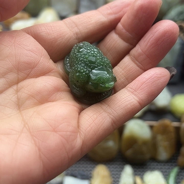 和田玉（糖玉）未镶嵌颈饰