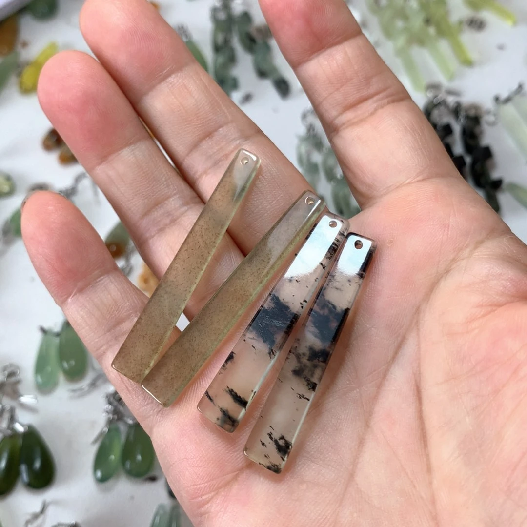 蛇纹石玉未镶嵌耳环