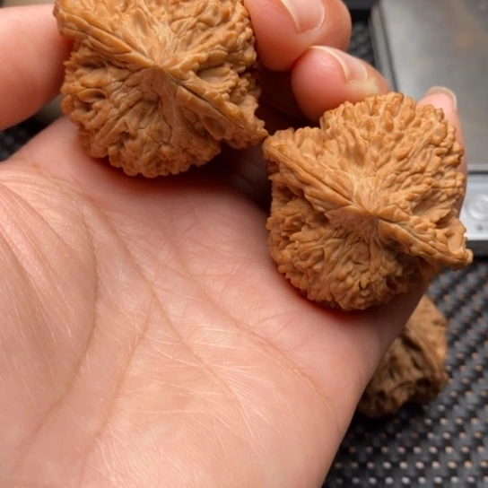 文玩核桃吊坠43全品满天星