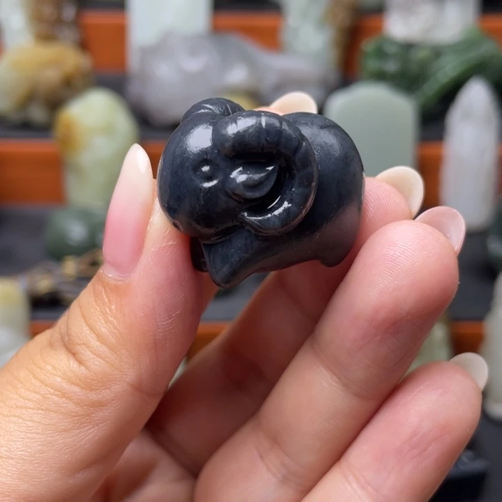 和田玉未镶嵌挂件青花