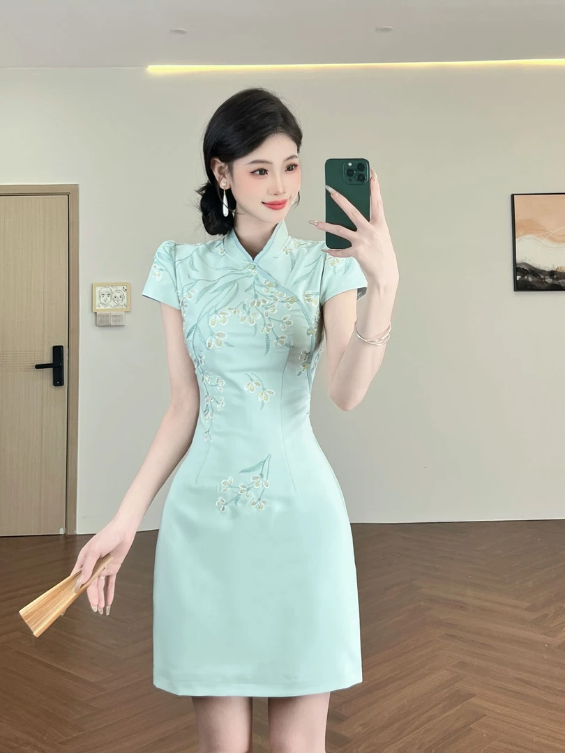 周子仪青绿色新中式连衣裙女夏季2025年新款气质改良旗袍裙子