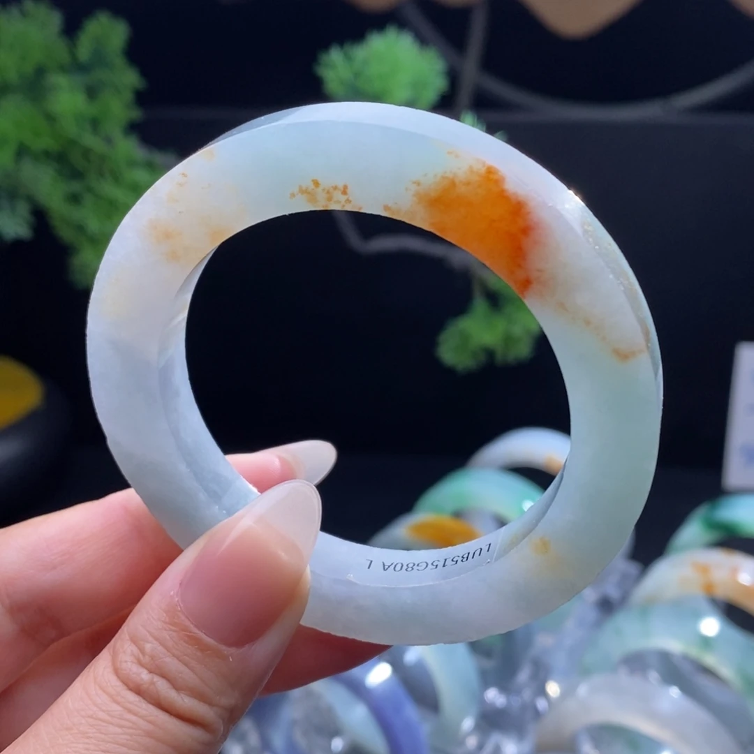 定制翡翠未镶嵌翡翠手镯