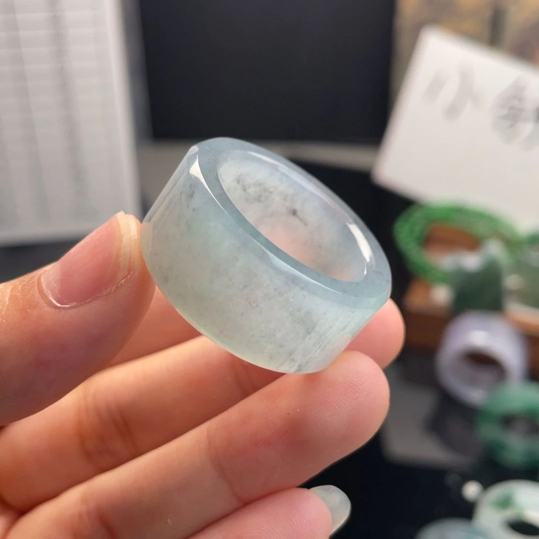 定制翡翠未镶嵌  冰绿乌鸡飘花