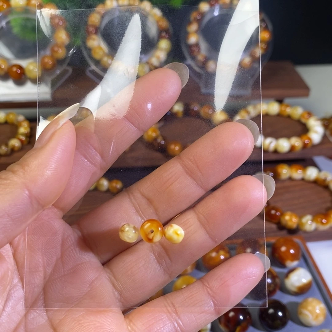 呼***理蜜蜡未镶嵌裸石天然沁色蜜蜡老型