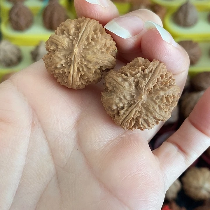 文玩核桃把件异形