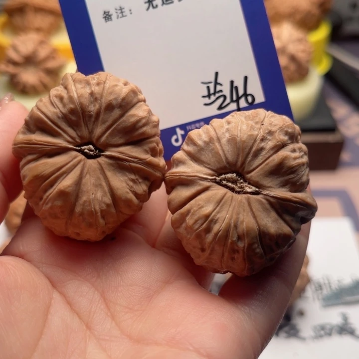 把件文玩核桃颜***?文玩核桃46