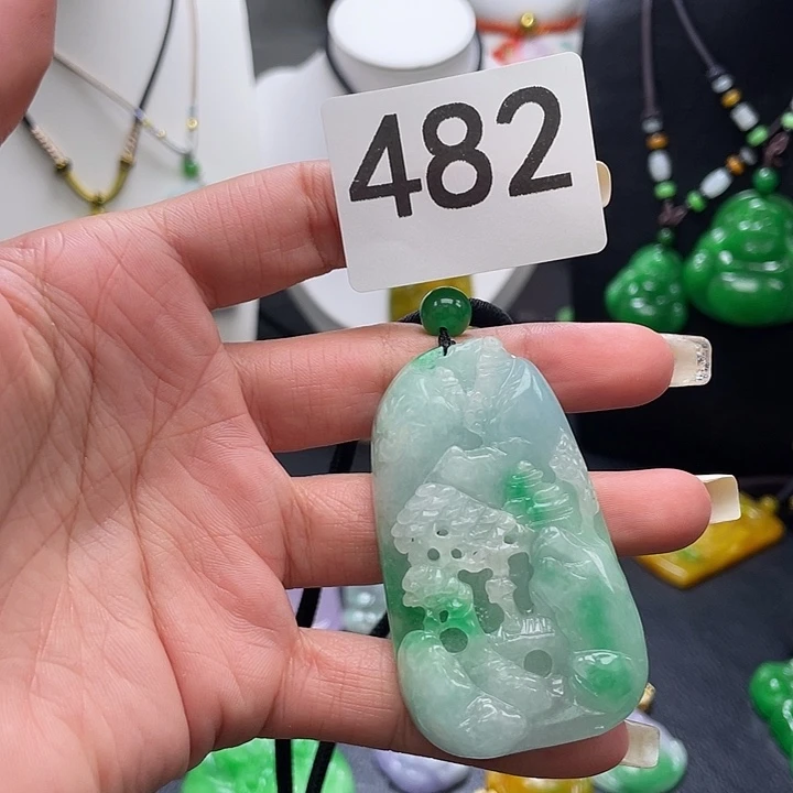 翡翠未镶嵌吊坠(赠链)