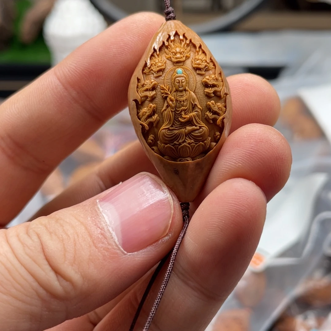 吊坠橄榄核猴头龙