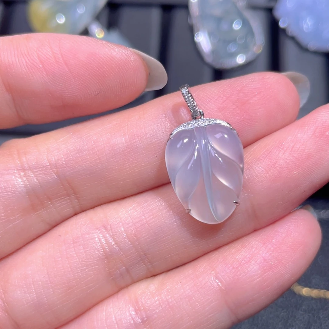 颈饰18K金镶嵌翡翠翡翠