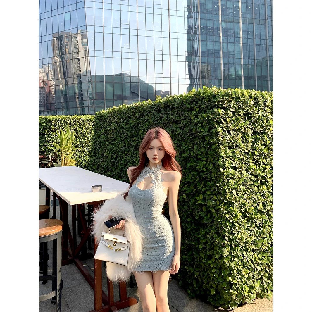 韩系小众设计感蕾丝无袖挂脖连衣裙女辣妹风气质收腰显瘦包臀裙子